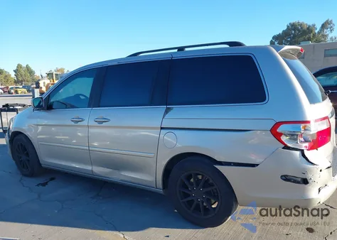 2005 Honda Odyssey Touring z USA, uszkodzony, nr VIN 5FNRL38825B034735